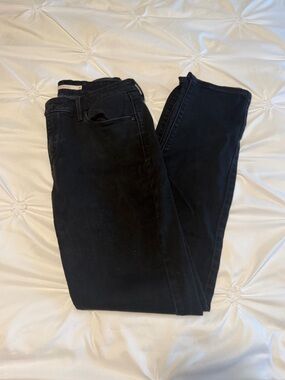 Levi’s mid rise skinny jeans